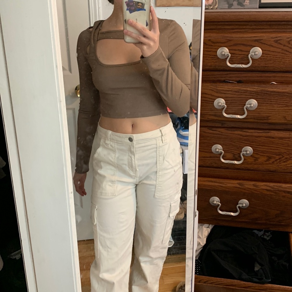 cutout crop long sleeve